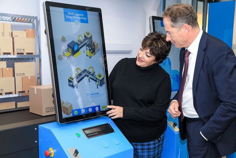 Auf der Basis von Echtzeit-Daten lassen sich Abläufe beim innerbetrieblichen Warentransport verbessern. (Nokia)