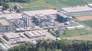 Durch die Beseitigung von operativen Engpässen will BASF gleichzeitig ihre bereits bestehenden Kapazitäten für Irganox 1010 am Produktionsstandort Kaisten in der Schweiz um 30% erhöhen. (BASF SE)