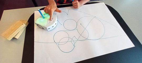 Comme chaque année, le programme de la rentrée FSRM-Kids traversera l’Arc Jurassien, avec des ateliers proposés auprès des plus jeunes afin de les sensibiliser aux technologies d’aujourd’hui. Comme chaque année, le programme de la rentrée FSRM-Kids traversera l’Arc Jurassien, avec des ateliers proposés auprès des plus jeunes afin de les sensibiliser aux technologies d’aujourd’hui.