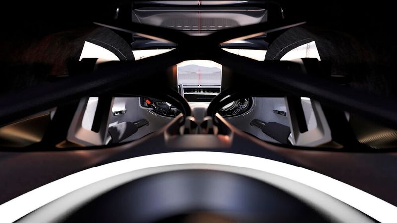 Der Blick in den Rückspiegel wird durch den massiven Überrollkäfig kräftig limitiert. (Bild: Nissan)