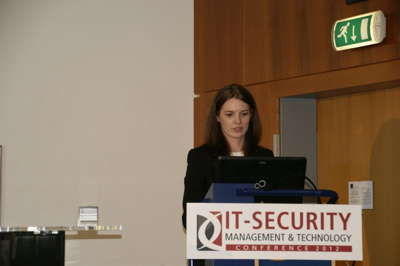 Trotz Mittagspause nahmen zahlreiche Besucher am Lunch-Special mit Erika Friesen von Rohde & Schwarz teil. (IT-BUSINESS Akademie)