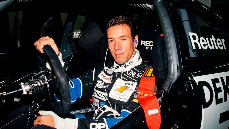 Höhepunkt vonm Reuters Laufbahn war das Jahr 1996. Er gewann nicht nur den Titel in der international ausgeschriebenen Meisterschaft ITC, sondern auch mit einem von seinem früheren DTM-Team Joest eingesetzten TWR-Sportwagen mit Porsche-Motor zum zweiten Mal nach 1989 das 24-Stunden-Rennen von Le Mans.  (Bild: Opel Automobile GmbH)