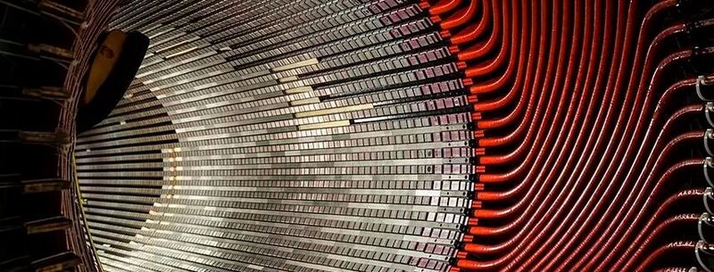 Bewickelter Stator eines Turbogenerators.(Bild:  Andritz)