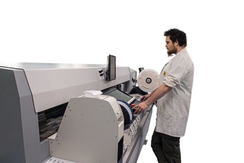 Die SMD-Fertigung bei Wiesemann & Theis wurde mithilfe der Microwall verinselt. (Wiesemann & Theis)