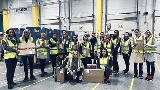Gemeinsam blickten die Autohandels-Managerinnen hinter die Kulissen des größten Online-Händlers der Welt, bei Amazon Logistics in Hoppegarten.  (Bild: Juliane Schleicher)