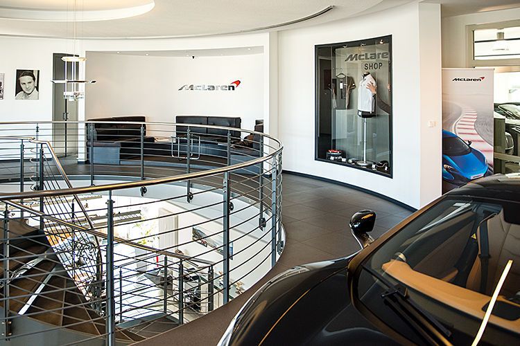 Im Obergeschoss hat auch McLaren Einzug gehalten. (Foto: Kamps)