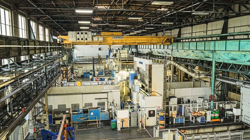 Die drei Portalfräsmaschinen von Waldrich Coburg zählen zu den größten ihrer Bauart. Sie ermöglichen die Bearbeitung von Gussteilen bis zu 100 Tonnen. (Bild: Kieler Maschinenwerke)