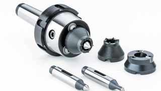 Das System Coae von Röhm mit Spitze und Mitnehmerscheibe, Morsekegel und Abdrückmutter und entsprechend ergänzenden Wechselteilen in Sachen Spitzen und Mitnehmerscheibe. (Röhm)