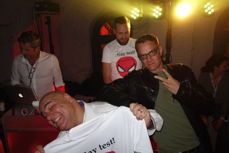 Den Gay-Test haben diese Jungs doppelt bestanden (l.) Oliver Gorges, cop software+services, und Michael Plum, APC. (IT-BUSINESS)