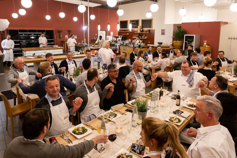 Schließlich konnten sich alle aber „Guten Appetit!“ wünschen. (Stefan Bausewein)