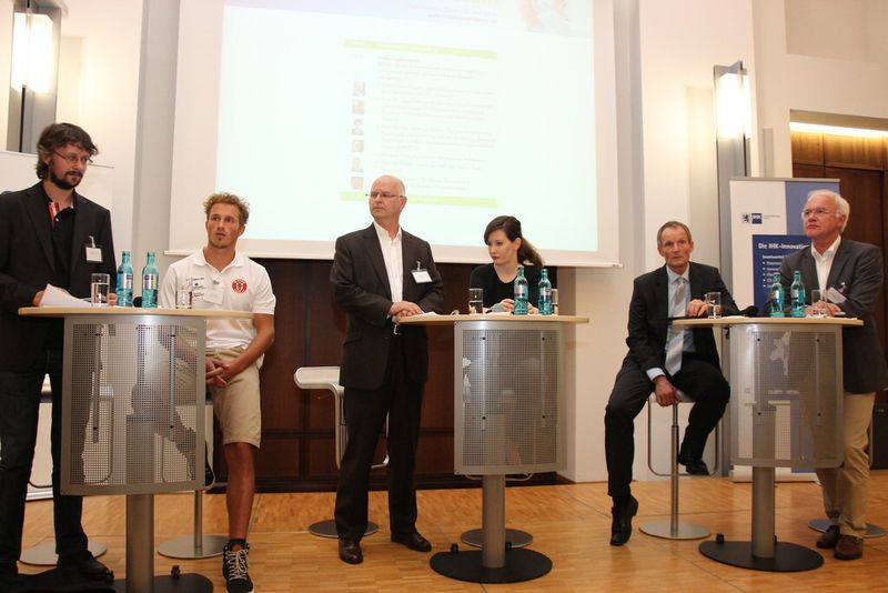 „Die Finanzierung von Mobile Health muss geregelt werden“, darin sind sind sich die Akteure auf dem Podium einig. (Bild: Reinhardt)