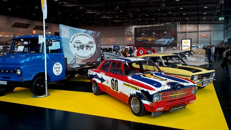 Eine beeindruckende Sammlung an historischen Opel-Fahrzeugen organsierte die Alt-Opel IG. Sie feierte in diesem Jahr unter anderem 50 Jahre Ascona B und Manta B. (Bild: Steffen Dominsky)