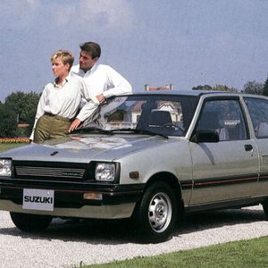 Unscheinbares Design, aber fortschrittliche Technik – 1984 debütiert der erste Suzuki Swift, damals noch unter dem Namen SA 310.(Bild:  Suzuki Austria)