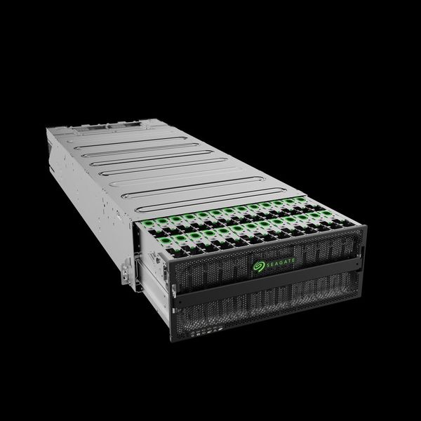 Mit der neusten Generation der Mozaic-3-HAMR-Festplatten sind bis zu 3,2 PB Kapazität mit einem Exos 4U100 möglich. (Bild: Seagate)