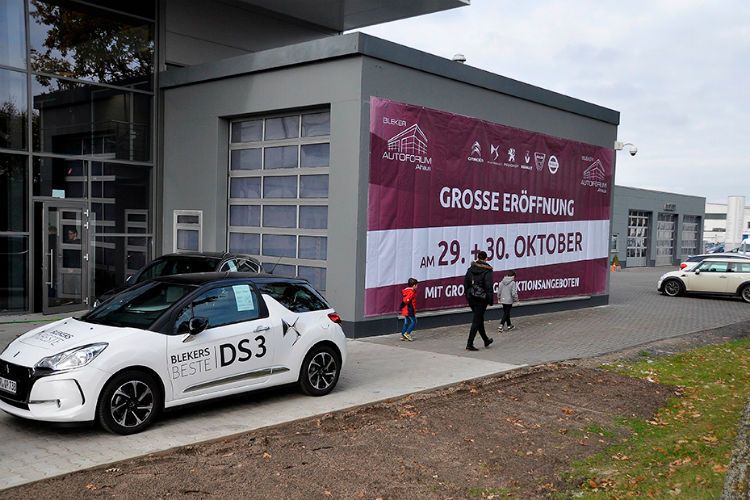 Werkstattbereich: Das Autoforum in Ahaus hat 17 Bühnenarbeitsplätze inklusive HU-Service. (Bleker)