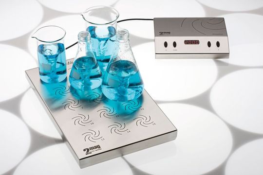 Rys. 1: Mieszadło magnetyczne Mixdrive 15 z jednostką sterującą Mixcontrol 20 firmy 2mag – teraz również z systemem LADS(Zdjęcie: 2mag)