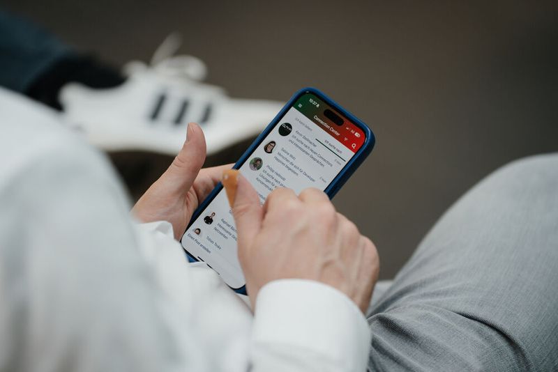 Mit der Event-App navigierten Teilnehmer durch den Tag und konnten sich miteinander connecten. (Bild: Vogel IT-Akademie)