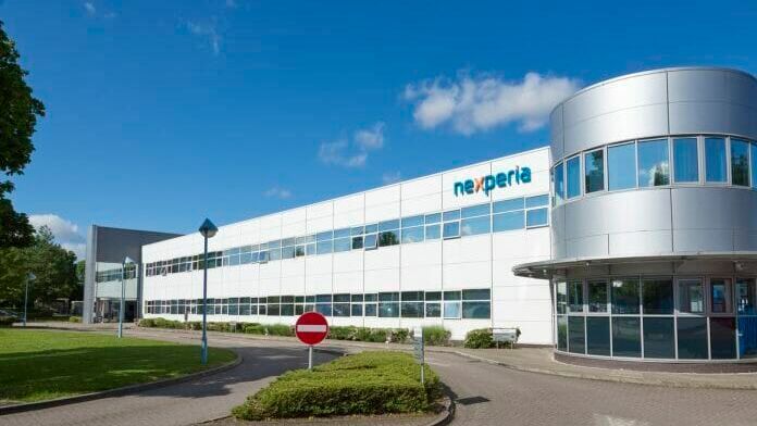 Der chinesische Chiphersteller Nexperia, der in Nimwegen den europäischen Standort hat, wurde vom Gericht in Amsterdam dazu verdonnert, weiterhin kontrolliert zu werden. Das schmeckt Peking nicht. Das Dumme: Die Chips sind für Europas Autohersteller bekanntlich sehr wichtig ...(Bild:  Nexperia)