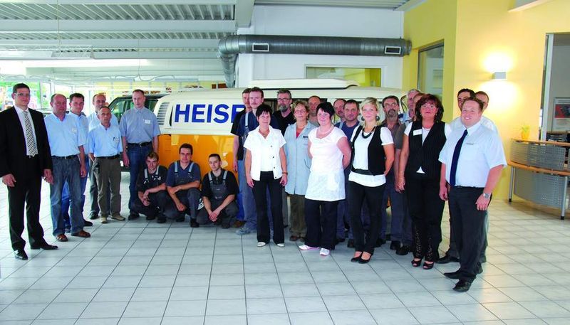 Geschäftsführer Oliver Krüger (li.) und seine Mannschaft wollen dem Kunden ein verlässlicher und kompetenter Dienstleister sein. (Archiv: Vogel Business Media)