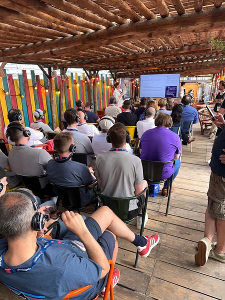 Wenn Sylvia Lechner (Infinigate) über ihr Partner Marketing Programm spricht, sind alle Plätze belegt. (Bild: Vogel IT-Medien)