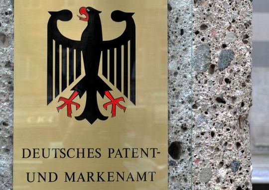 Das Deutsche Patent- und Markenamt (DPMA) hat analysiert, was sich in Sachen KI-Innovationen in Deutschland und der Welt so tut. Immerhin liegt Deutschland vor den USA auf Platz zwei. Doch sollten einheimische KI-Genies nicht nachlassen ...(Bild:  DPMA)