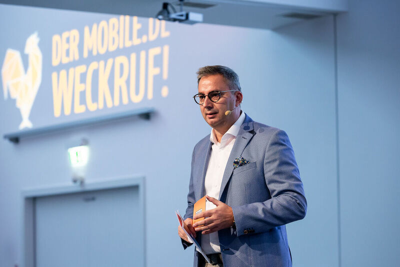 Torsten Wesche, Leiter Händlervertrieb bei Mobile.de, moderierte die Veranstaltung. (Stefan Bausewein)