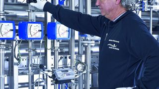 Mithilfe der Einstellarmatur werden Durchflüsse und Drücke an der Rocedis justiert. (Bild: Hager+Elsässer)