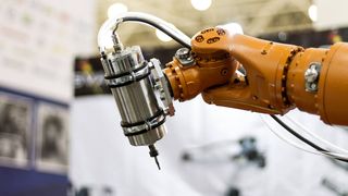 Liest man sich die Liste der Anforderungen durch, die an die Roboter der Zukunft gestellt werden, stellen nicht nur Experten schnell fest, dass diese mit herkömmlichen Werkstoffen und Fertigungsmethoden nur schwer zu erfüllen sind. Setzt man aber auf amorphe Metalle, kann es klappen. (Bild: Monstar Studio - stock.adobe.com)