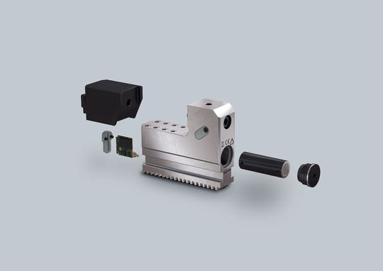 Der Greif- und Spannmittelexperte Röhm verkündet, auf der EMO Hannover eine Nachrüstmöglichkeit in puncto smarte Spannbacke i-Jaw präsentieren zu können. Das kabellose System könne nun in jeder Drehmaschine genutzt werden. Hier mehr dazu ... Der Greif- und Spannmittelexperte Röhm verkündet, auf der EMO Hannover eine Nachrüstmöglichkeit in puncto smarte Spannbacke i-Jaw präsentieren zu können. Das kabellose System könne nun in jeder Drehmaschine genutzt werden. Hier mehr dazu ...