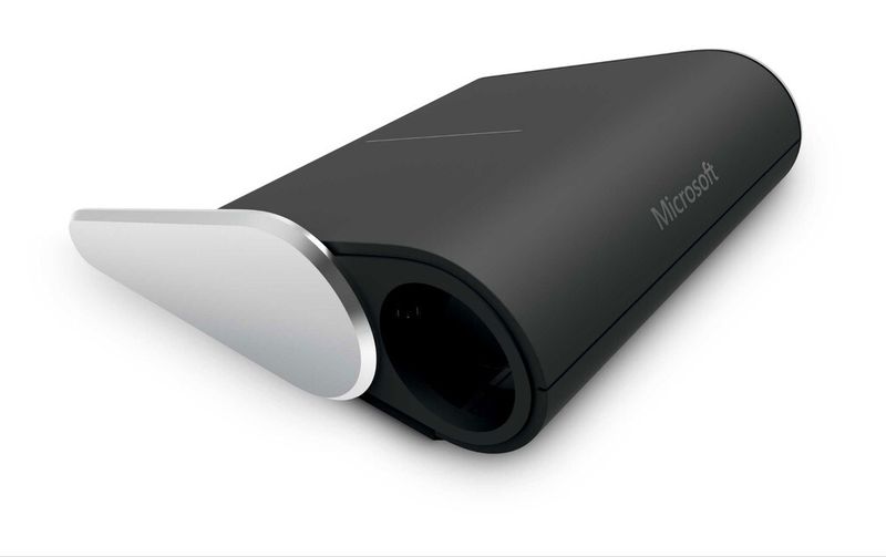 Das Batteriefach der Wedge-Touch-Maus ist elegant ins Design integriert. (Archiv: Vogel Business Media)