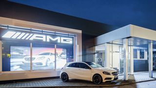 Ein Beispiel für die zielgruppenorientierte Marktbearbeitung der Fahrzeug-Werke Lueg: das AMG-Performance-Center am Standort Essen. (Udo Geisler / Fahrzeug-Werke Lueg)