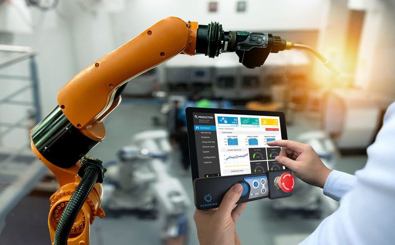 R3 Communications ist nominiert für den Echo Ring, einem neuartigen Funksystem, das eine Lösung in der bislang unzuverlässigen kabellosen Übertragungstechnik bieten soll. Der Echo-Ring-Ansatz basiert auf einem logischen Token-Ring-Verfahren, bei dem der Token auch als Austauschplattform für Kanalzustände genutzt wird. (R3 GmbH)