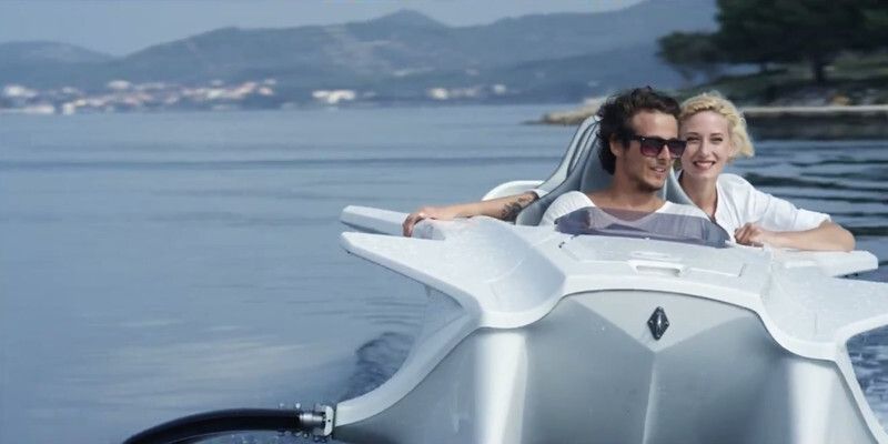 Zum Abheben – das elektrische Tragflächenboot Quadrofoil (Quadrofoil)