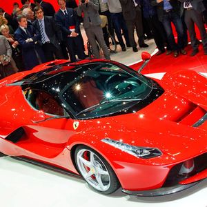 Der Ferrari LaFerrari soll den 100-km/h-Sprint in weniger als 3 Sekunden meistern.