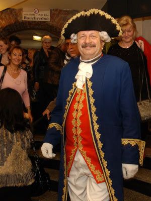 Das Gefolge Augusts des Starken unterhielt die hungrige Menge und lud zur Hausführung. (Archiv: Vogel Business Media)