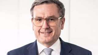 Dr. Jochen Weyrauch, der Geschäftsführer der Dürr AG, sieht das milliardenschwere US-Investitionsprogramm alles andere als positiv: „Das, was die US-Amerikaner vorhaben, wird dramatischen Einfluss auf Investitionsentscheidungen haben!“ Hier mehr dazu ... (Bild: Dürr AG / P. Jülich)