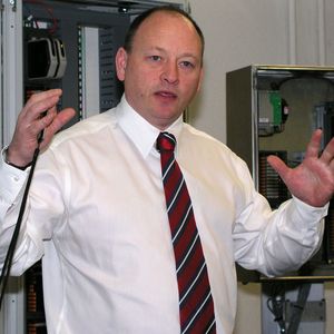 Travis Hesketh, Director PlantWeb für Europa bei Emerson Process Management, unterstreicht die Bedeutung der neuen Herangehensweise, einfache, intuitiv zu bedienende Produkte herzustellen.