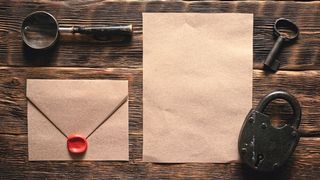 Botschaften verschlüsseln kann auch in der analogen Welt relevant sein. Mit den geeigneten chemisch-physikalischen Methoden lassen sich Nachrichten so verbergen, dass nur der Adressat mit dem richtigen „Schlüssel“ den Inhalt lesen kann (Symbolbild). (© Dmitriy - stock.adobe.com.jpeg)