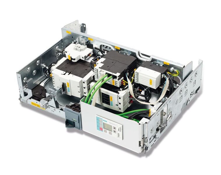 Simocode pro is integrated via Ethernet in the withdrawable unit of the communication-capable Sivacon S8 low-voltage switchboard. (Siemens)