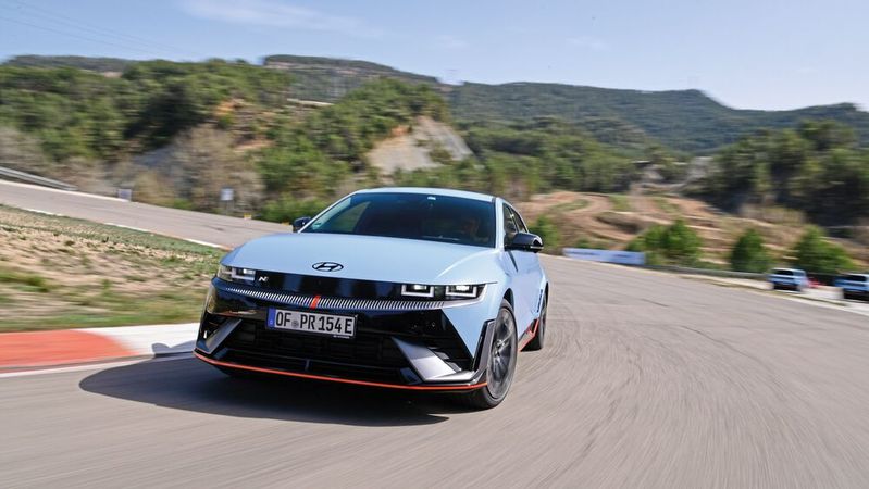 Mit dem Ioniq 5 N brachte Hyundai zum Jahreswechsel erstmals einen Elektro-Sportwagen.(Bild:  Hyundai)