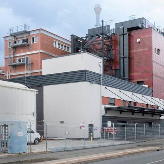 Evonik hat in Darmstadt eine neue Sprühtrocknungsanlage für orale pharmazeutische Hilfsstoffe in Betrieb genommen.(Bild:  Evonik)