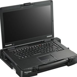 Optional gibt es für das CF-54 eine Dockingstation, die eine kabelgebundene Anbindung ans Stromnetz bzw. an einen Drucker bietet.(Foto:  Panasonic)