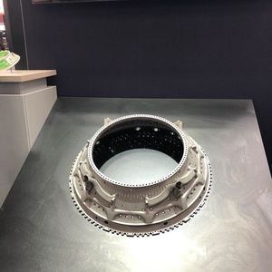 Auch bei Autodesk zu sehen war dieses 3D-gedruckte Turbinenzwischengehäuse für die Luftfahrt.(Bild:  M. Zwettler - konstruktionspraxis)