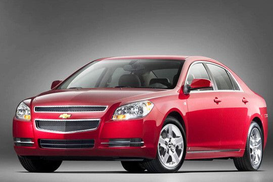 Üppig ausgestattete US-Mittelklasse: Der Chevrolet Malibu kommt im Juli zu Preisen ab 29.990 Euro in den Handel. Zur Wahl stehen ein 118 kW/160 PS starker 2,0-Liter-Diesel und ein 2,4-Liter-Benziner mit 123 kW/167 PS. (Foto: Chevrolet)