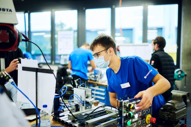 Daniel Bucher, Polymechaniker/in EFZ, Automation. (© Manu Friederich)