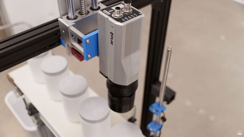 Die Kameraschnittstellen der Flir A6301 unterstützen gängige Industriestandards. (Bild: Teledyne Flir)