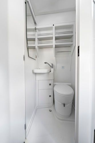 Der Grand California bietet eine vollausgestattete Nasszelle. (Bild: Volkswagen)