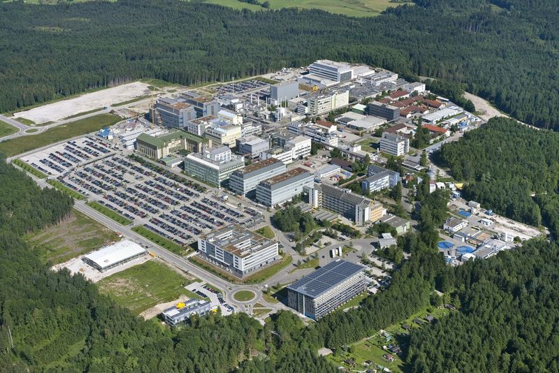 Am Standort Penzberg in Bayern wurde 2014 kräftig investiert. Zusammen mit... (Bild: Roche / jb-arts - Bodenbender)