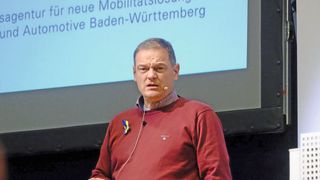 Franz Loogen, Geschäftsführer der E-Mobil BW, hält synthetische Kraftstoffe für zu teuer und nicht ausreichend verfügbar. (Bild: Zietz/»kfz-betrieb«)