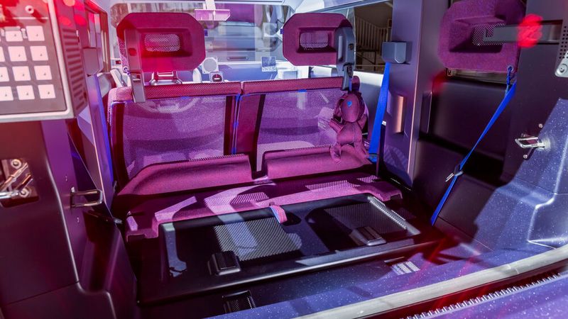 Instead of thick cushions, you sit on a thin mesh fabric. (Image:Dacia)